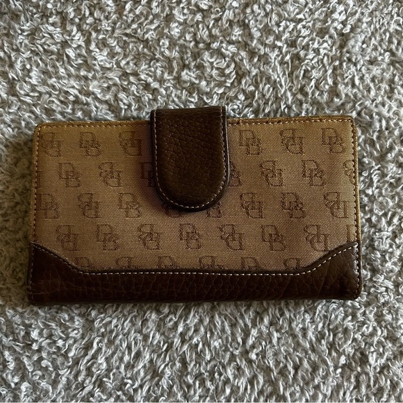 Dooney & Bourke Signature Tan and Brown Hobo Bag - Picture 11 of 15